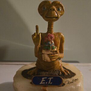 ET sculpture by Ron Lee